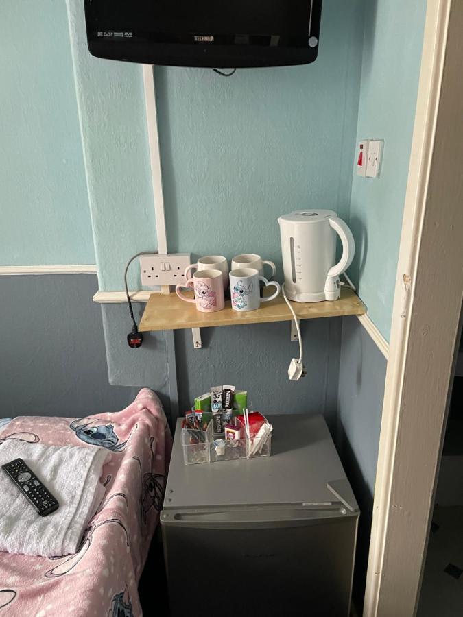 The Claire Michelle Hotel Blackpool Bagian luar foto
